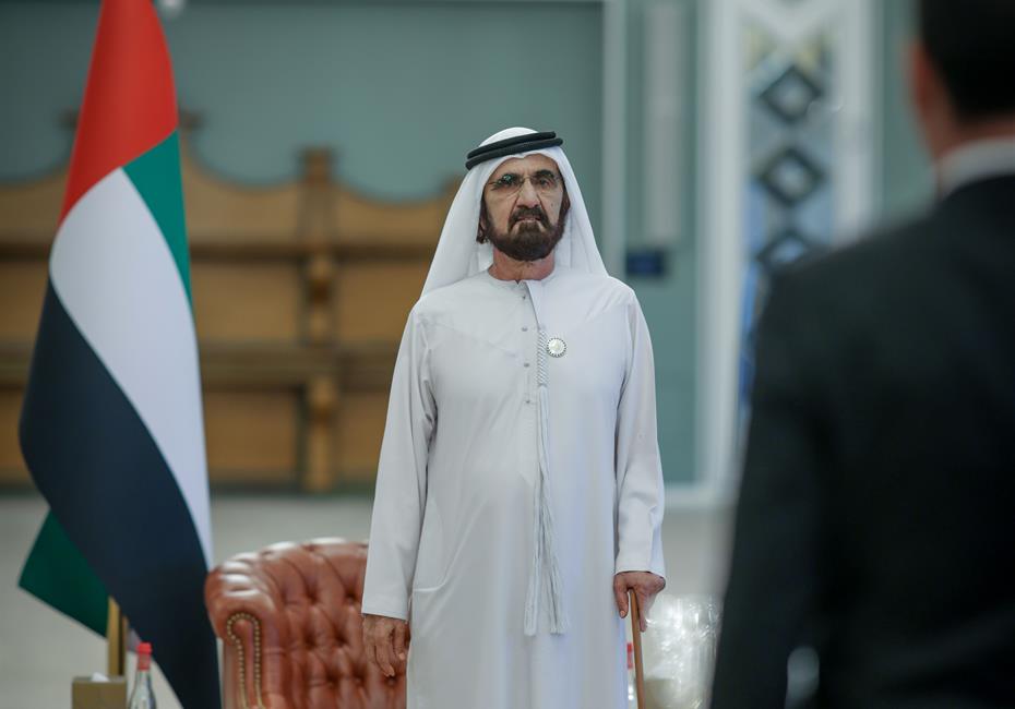  صاحب السمو الشيخ محمد بن راشد آل مكتوم-أخبار-أمام محمد بن راشد... خمسة مفتشين قضائيين جُدد يؤدون اليمين القانونية