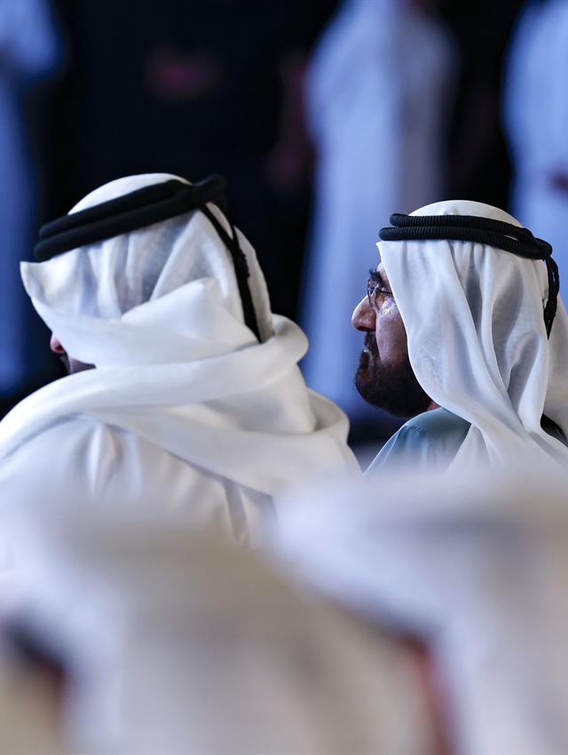  صاحب السمو الشيخ محمد بن راشد آل مكتوم -  - محمد بن راشد يشهد جانباً من جلسة 