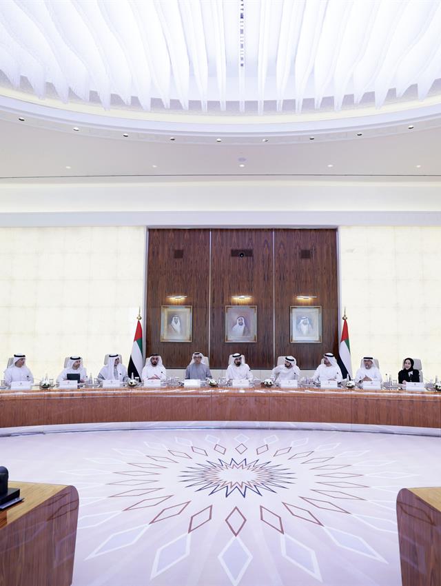  صاحب السمو الشيخ محمد بن راشد آل مكتوم -  - محمد بن راشد يترأس اجتماعاً لمجلس الوزراء ويطلع على نتائج الدولة في تقرير التنافسية العالمية 2025